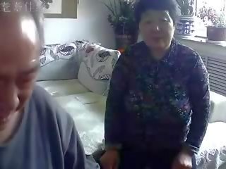Kiinalainen vanha pari sisään the elävä huone säädytön elää seksi