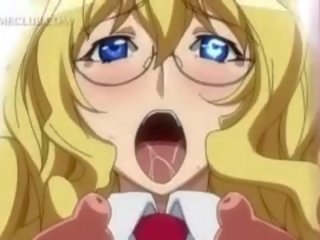 Krūtainas anime blondīne ņemot resnas johnson uz ciešas pakaļa caurums