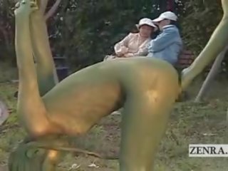 Subtitled Japanese Woman Painted To Mimic Park Statue